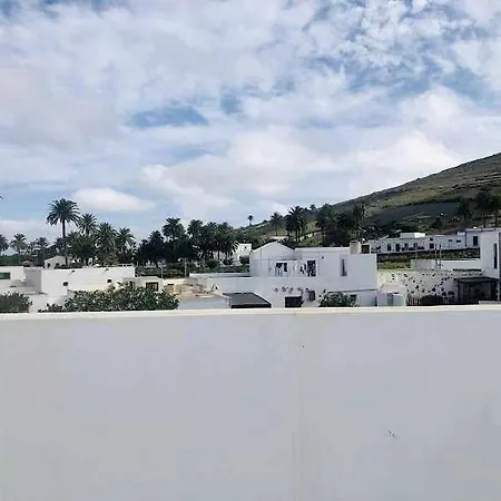 Nomad House Lanzarote D דירה Haría